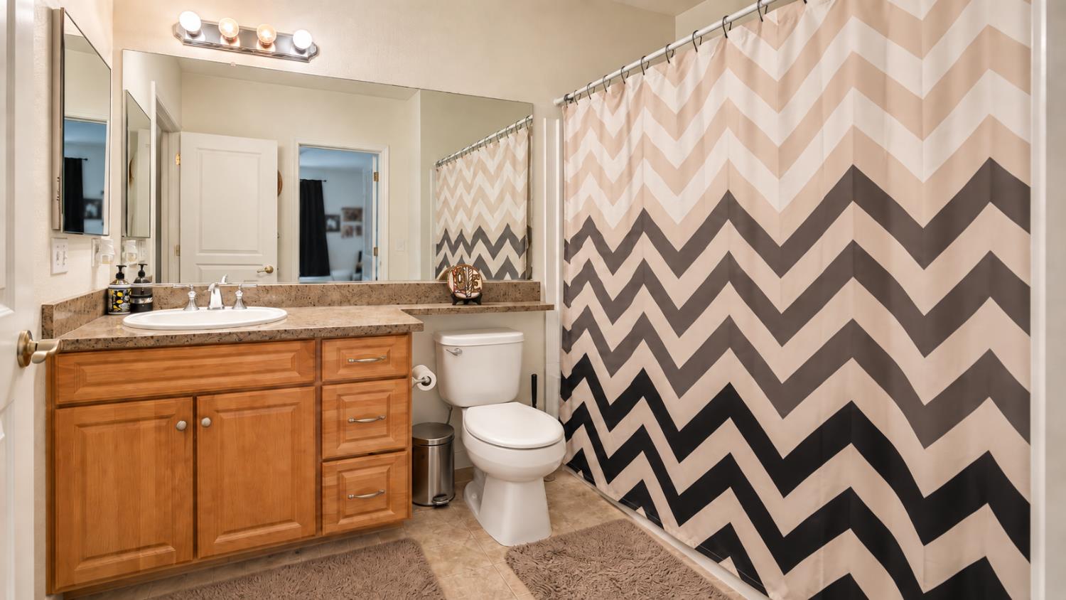 1360 Shady Ln #122, Turlock, CA 95382