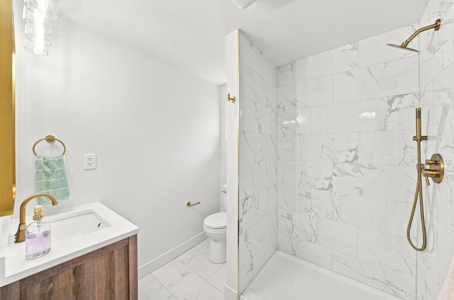 4860 Santa Fe Ave, Oakdale, CA 95361