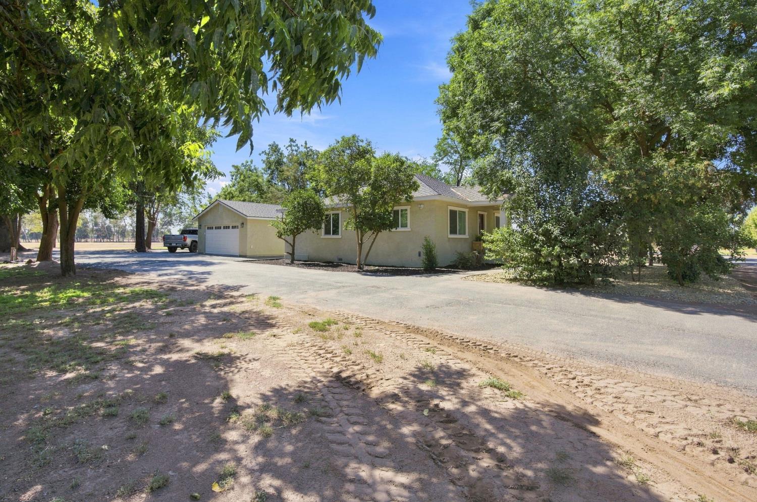 4860 Santa Fe Ave, Oakdale, CA 95361