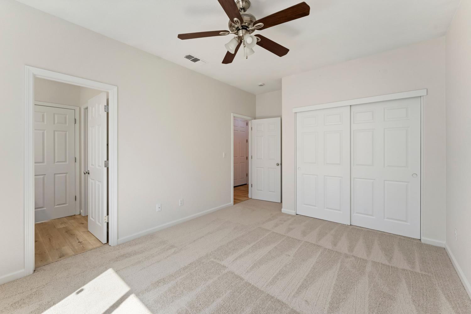 866 Raccoon Valley Dr, Manteca, CA 95336