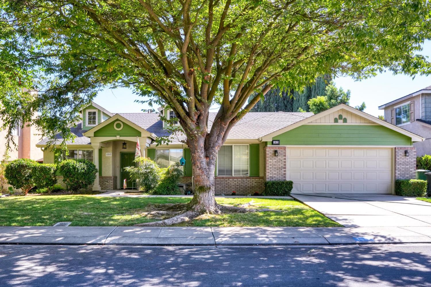 1812 Legend Dr, Modesto, CA 95357