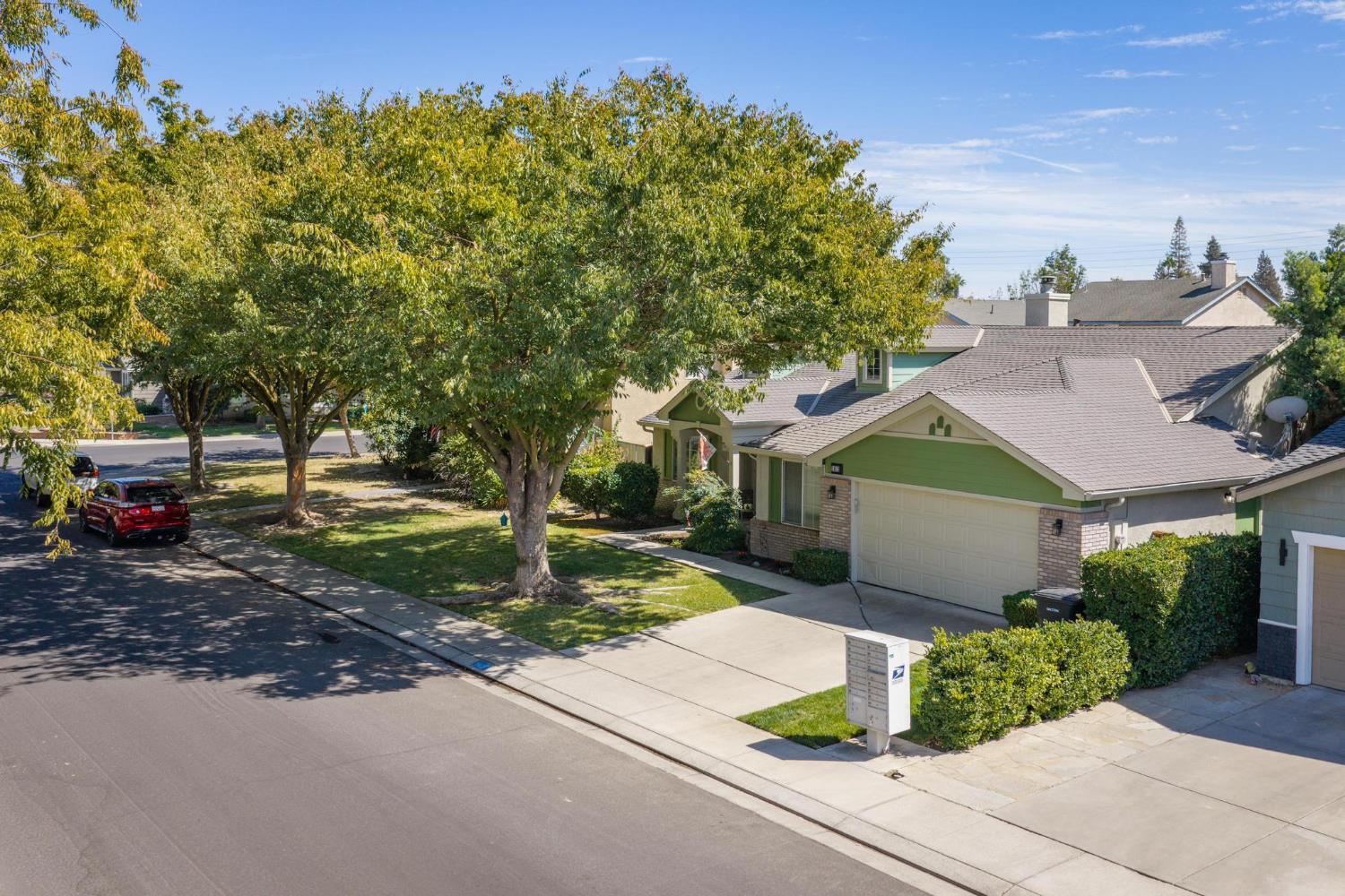 1812 Legend Dr, Modesto, CA 95357