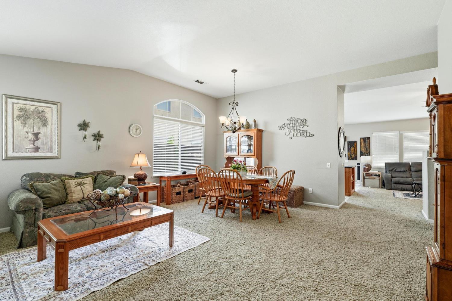 1812 Legend Dr, Modesto, CA 95357