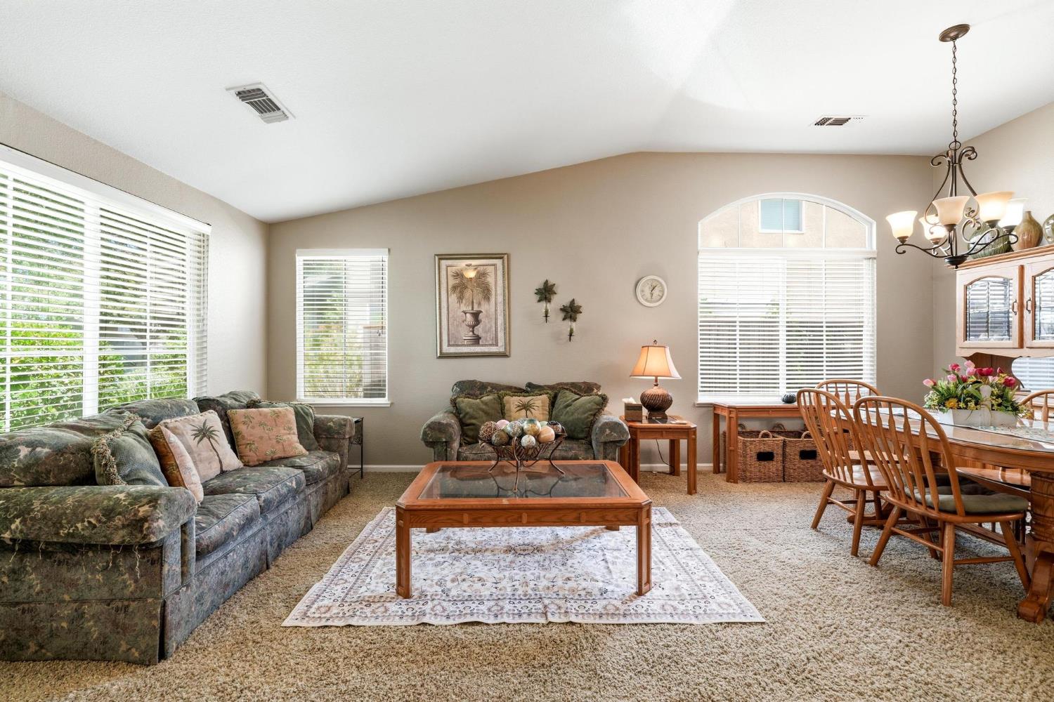 1812 Legend Dr, Modesto, CA 95357