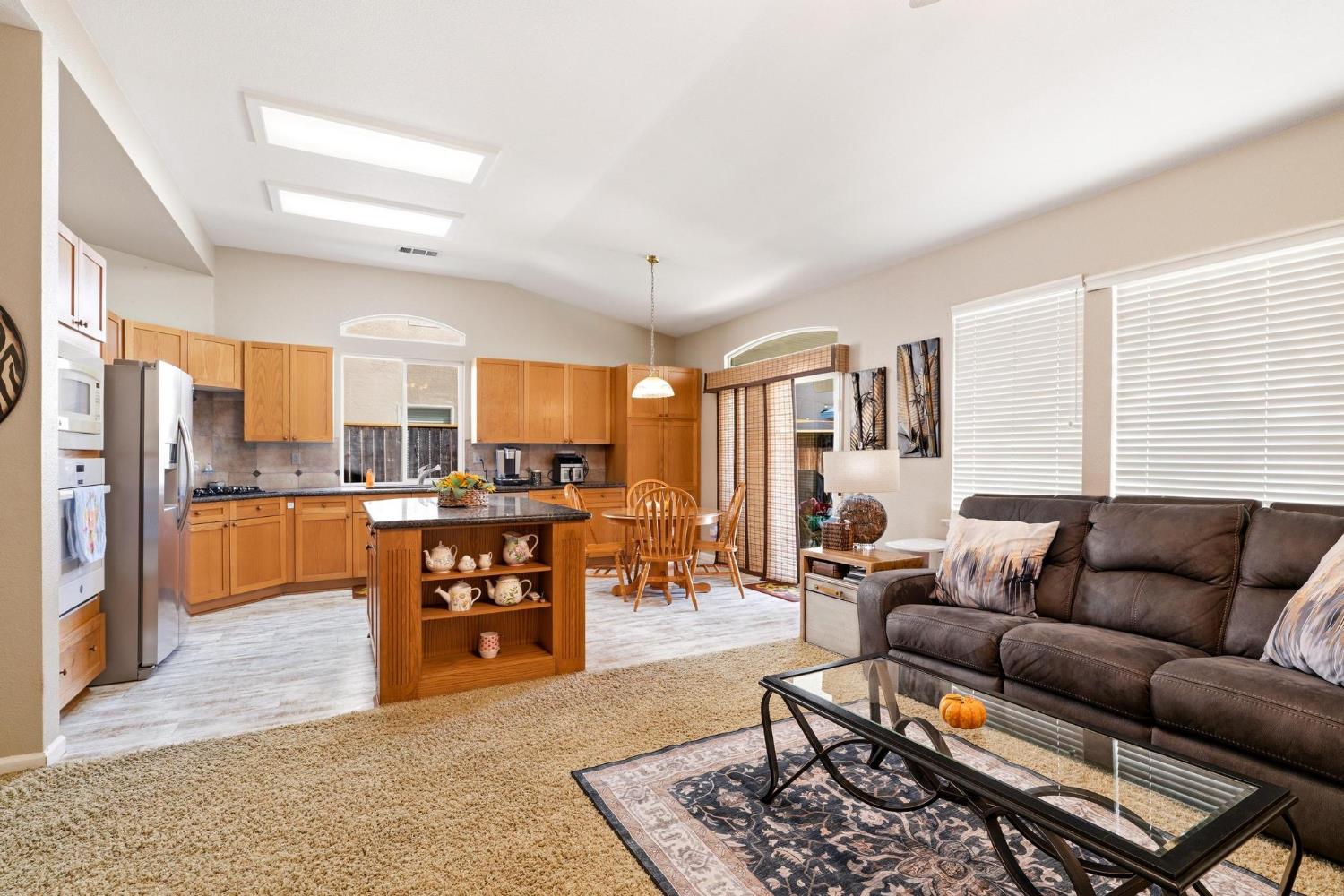 1812 Legend Dr, Modesto, CA 95357