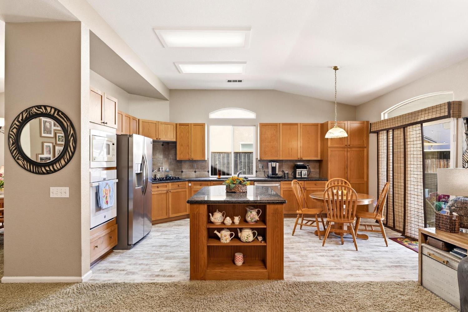 1812 Legend Dr, Modesto, CA 95357
