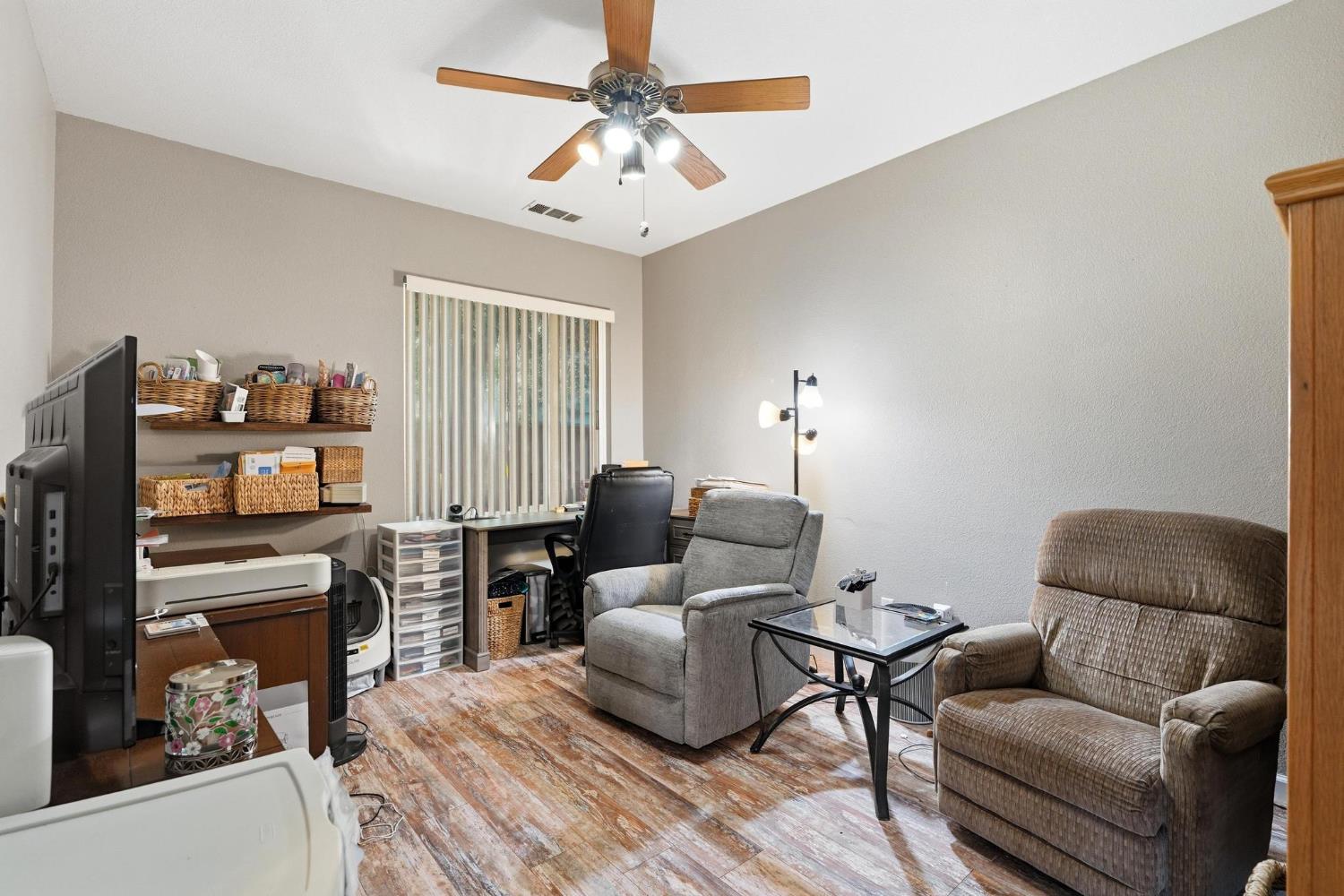 1812 Legend Dr, Modesto, CA 95357