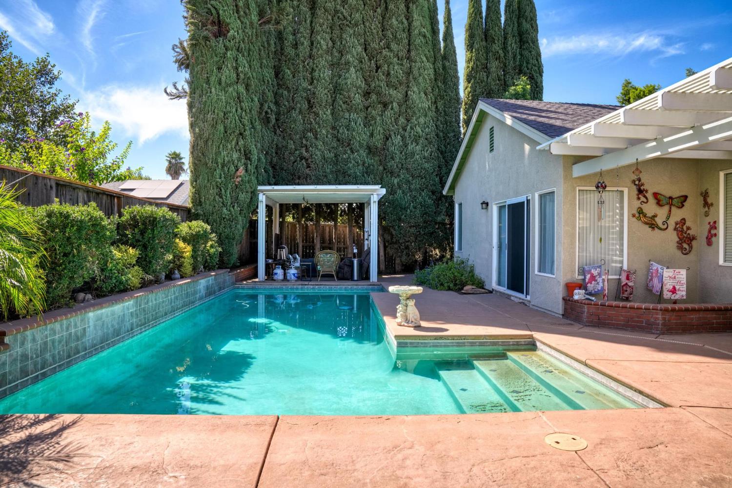 1812 Legend Dr, Modesto, CA 95357
