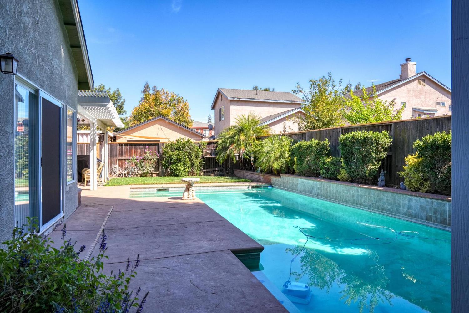1812 Legend Dr, Modesto, CA 95357