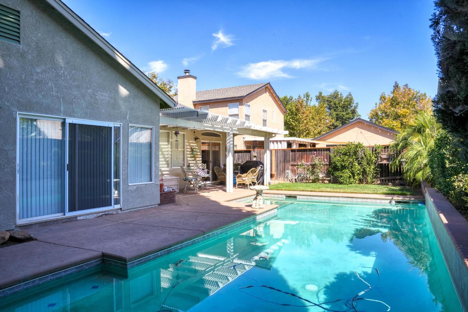 1812 Legend Dr, Modesto, CA 95357