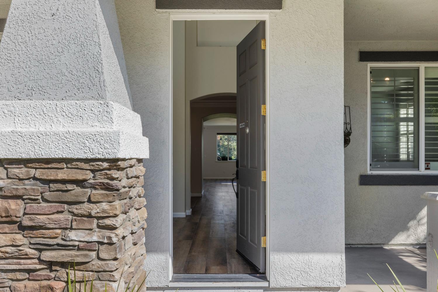 1584 Irvin Ct, Oakdale, CA 95361