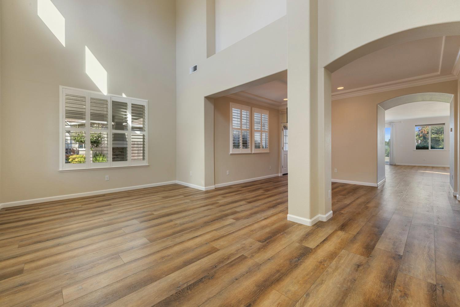 1584 Irvin Ct, Oakdale, CA 95361