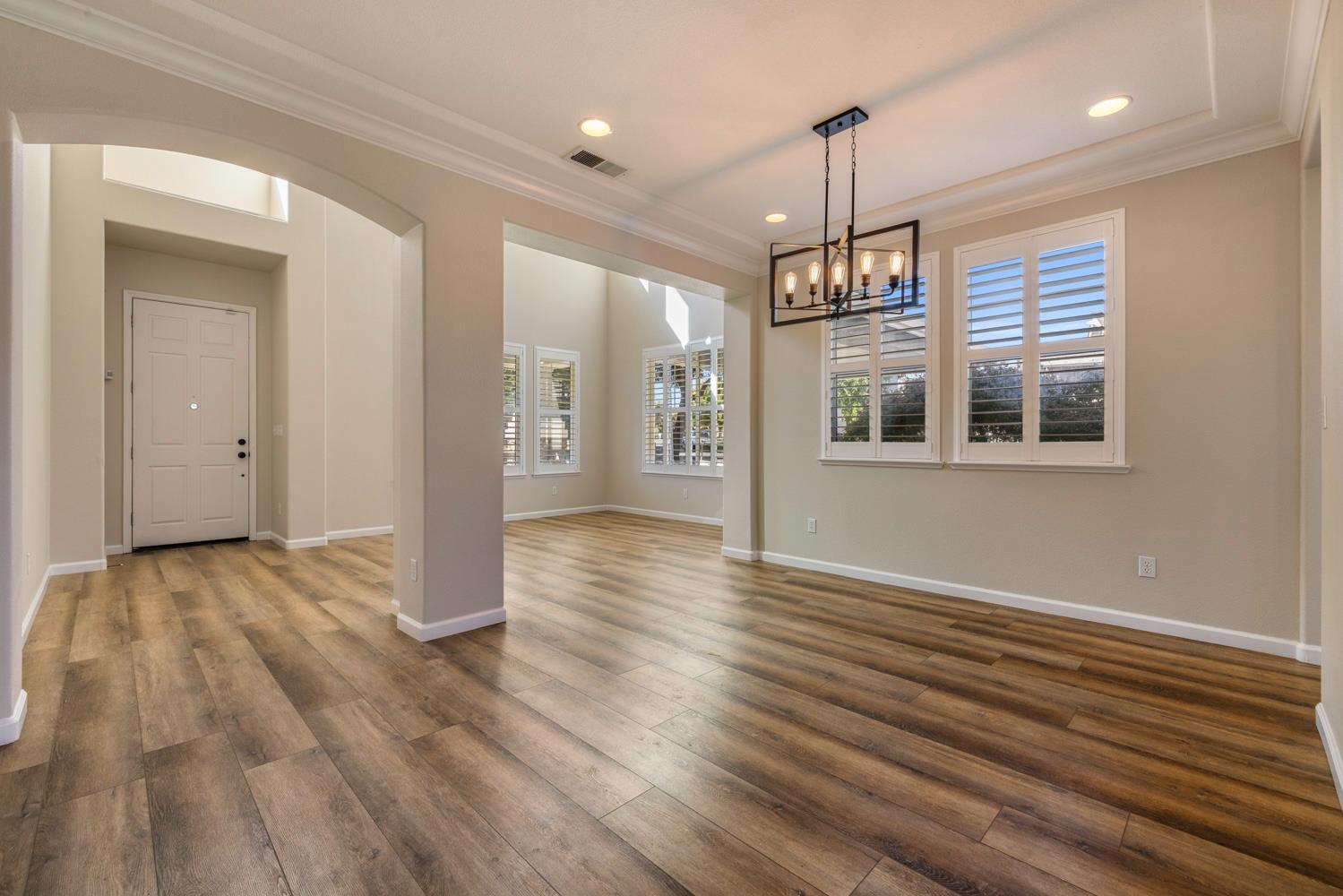 1584 Irvin Ct, Oakdale, CA 95361
