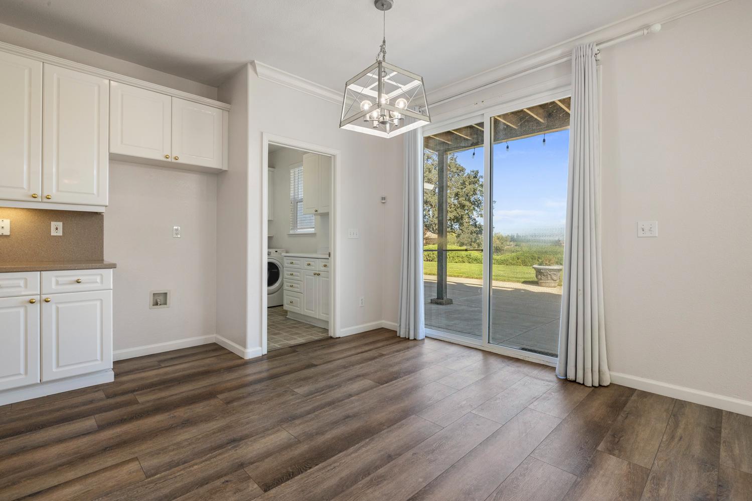 1584 Irvin Ct, Oakdale, CA 95361