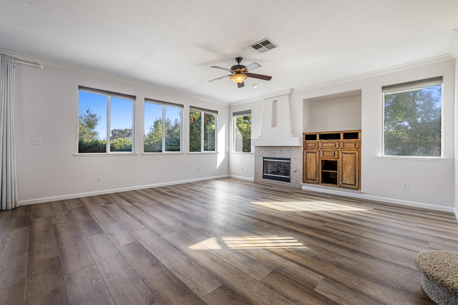 1584 Irvin Ct, Oakdale, CA 95361