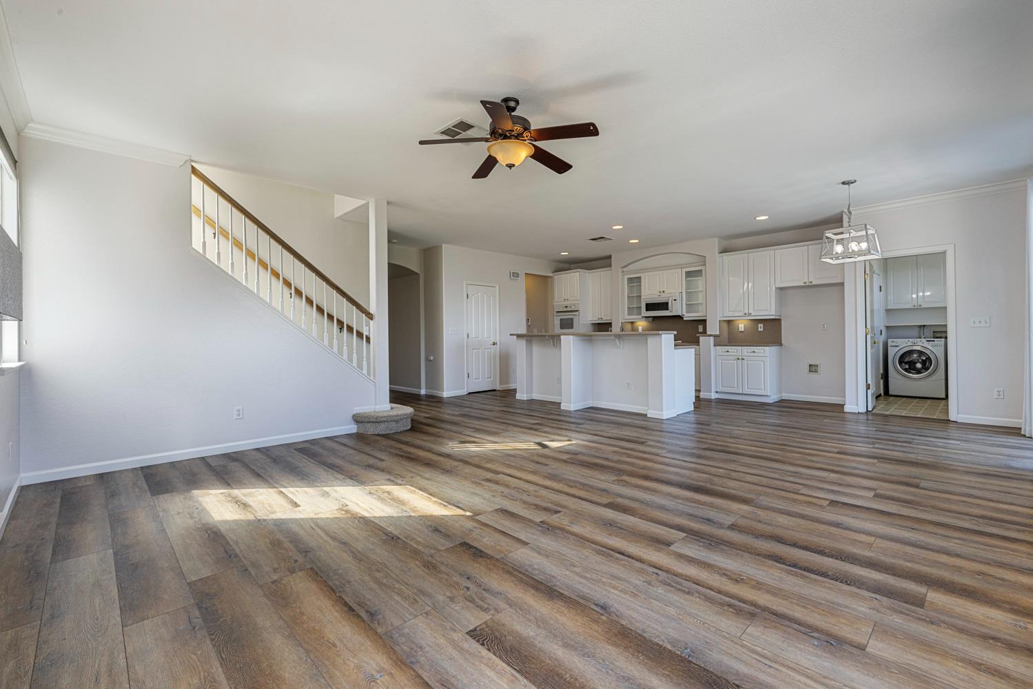 1584 Irvin Ct, Oakdale, CA 95361