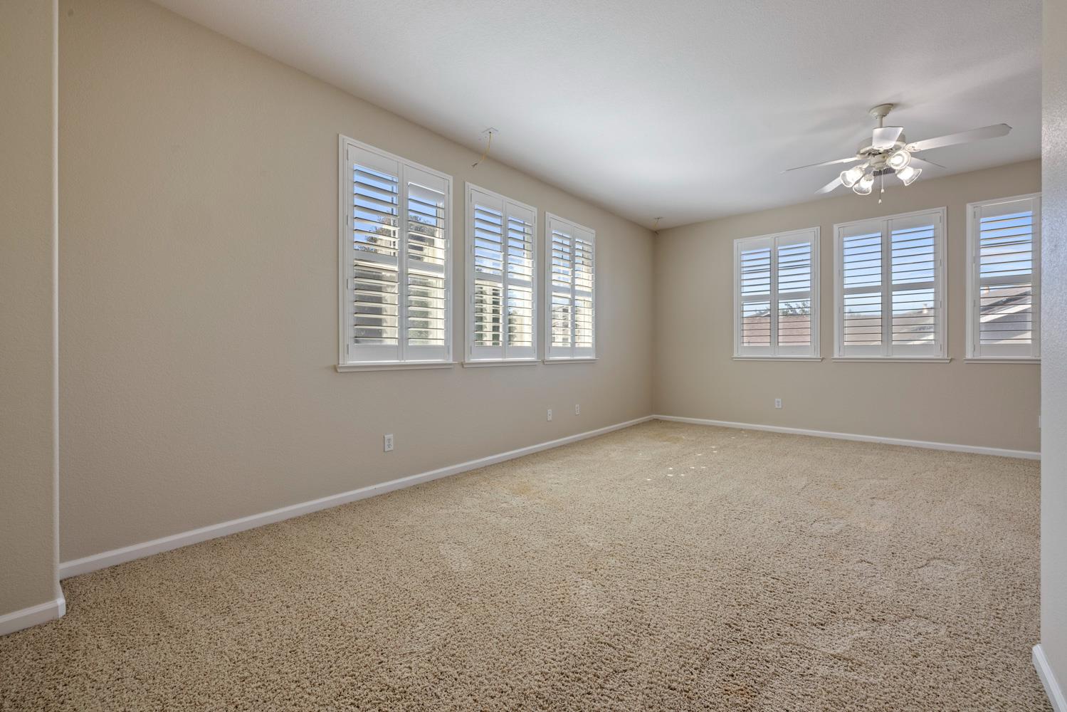1584 Irvin Ct, Oakdale, CA 95361