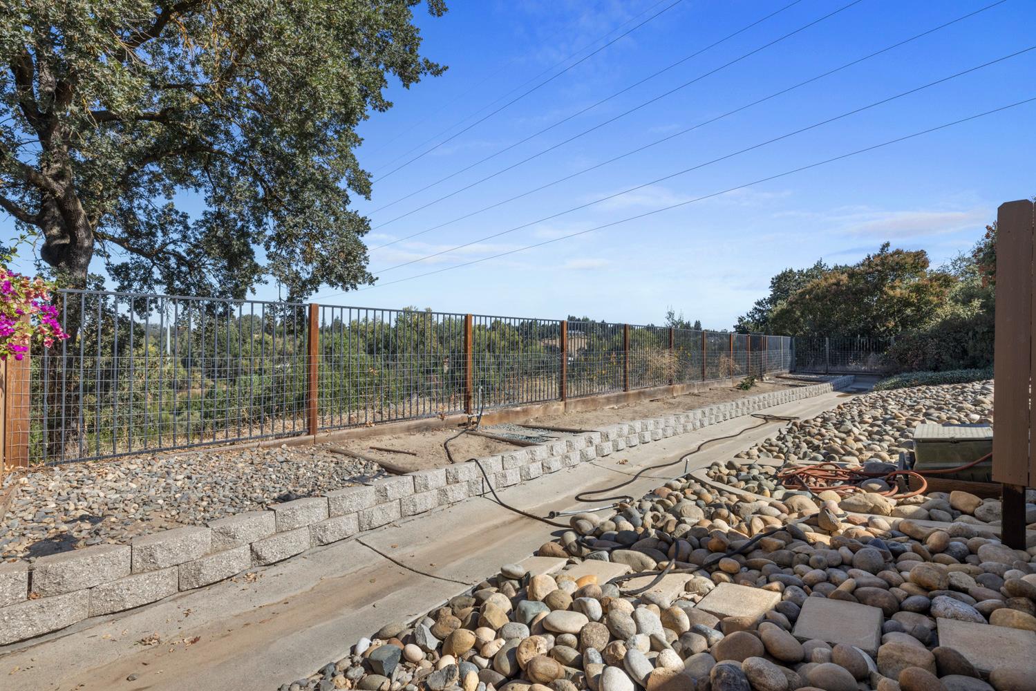 1584 Irvin Ct, Oakdale, CA 95361