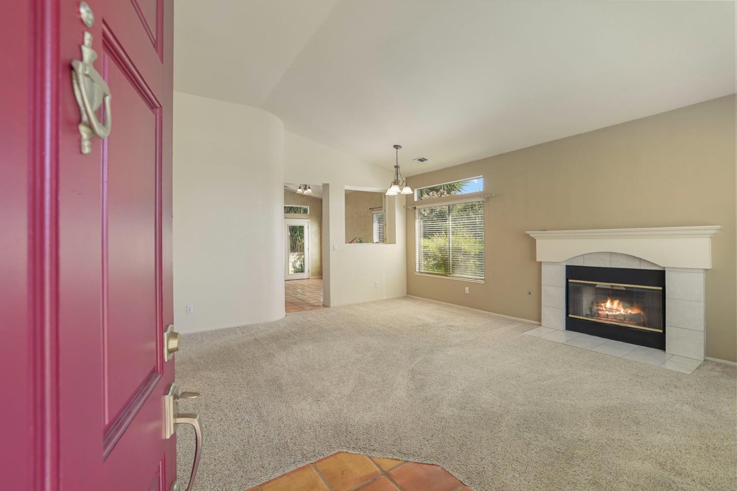 1198 Ruess Rd, Ripon, CA 95366