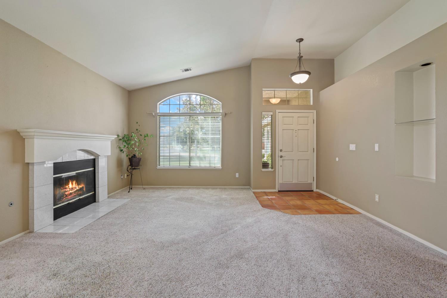 1198 Ruess Rd, Ripon, CA 95366