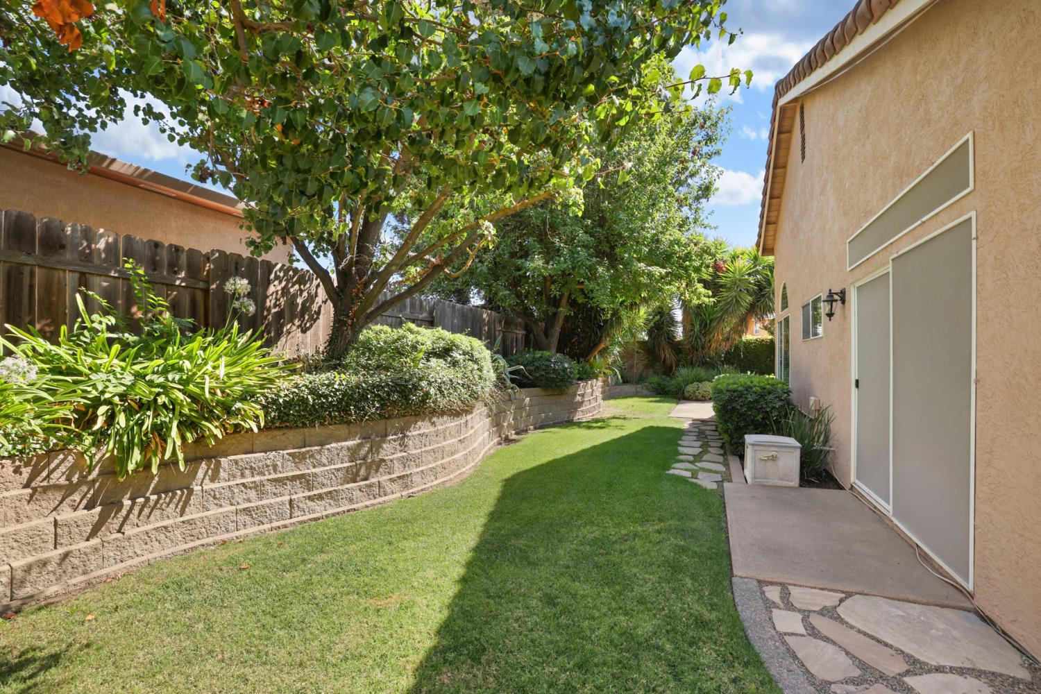 1198 Ruess Rd, Ripon, CA 95366