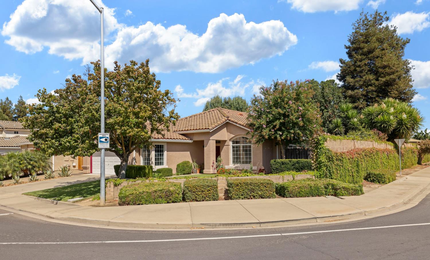 1198 Ruess Rd, Ripon, CA 95366