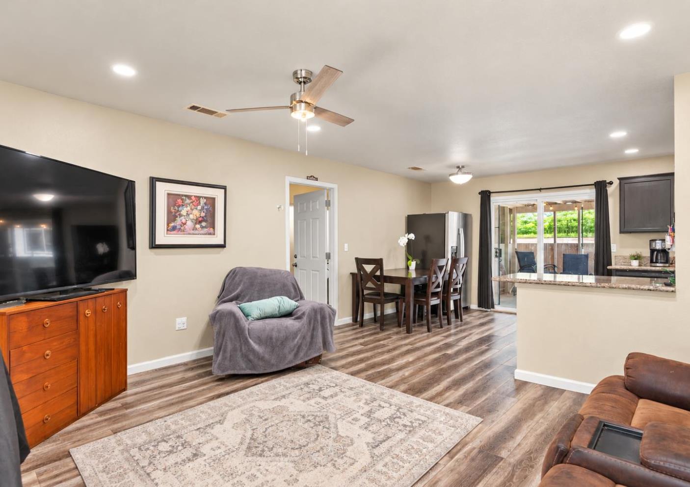 613 Summit Ct, Modesto, CA 95357