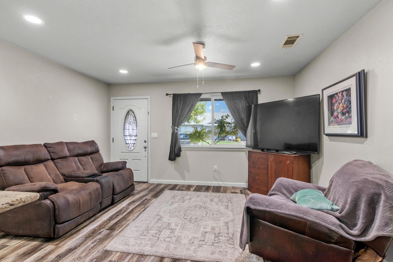613 Summit Ct, Modesto, CA 95357