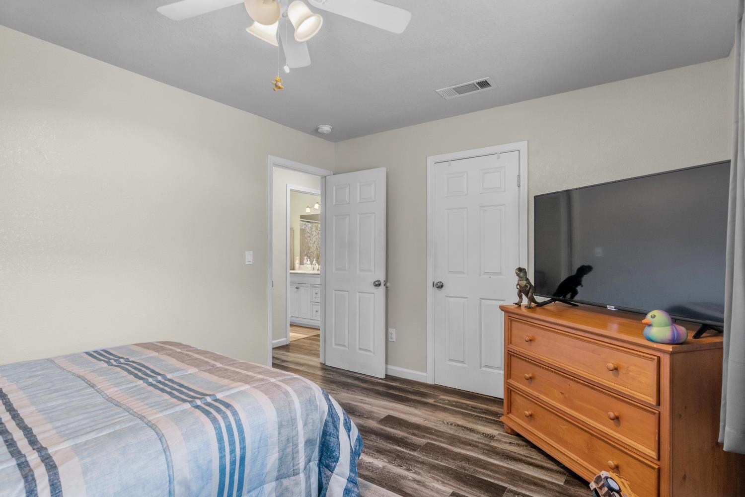 613 Summit Ct, Modesto, CA 95357