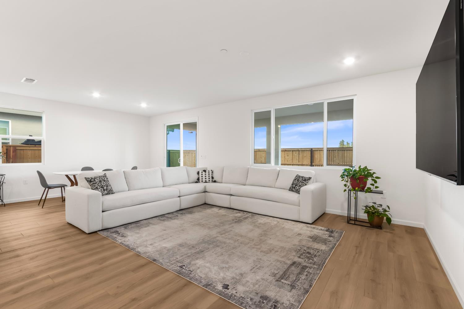1550 Apiary Way, Hughson, CA 95326