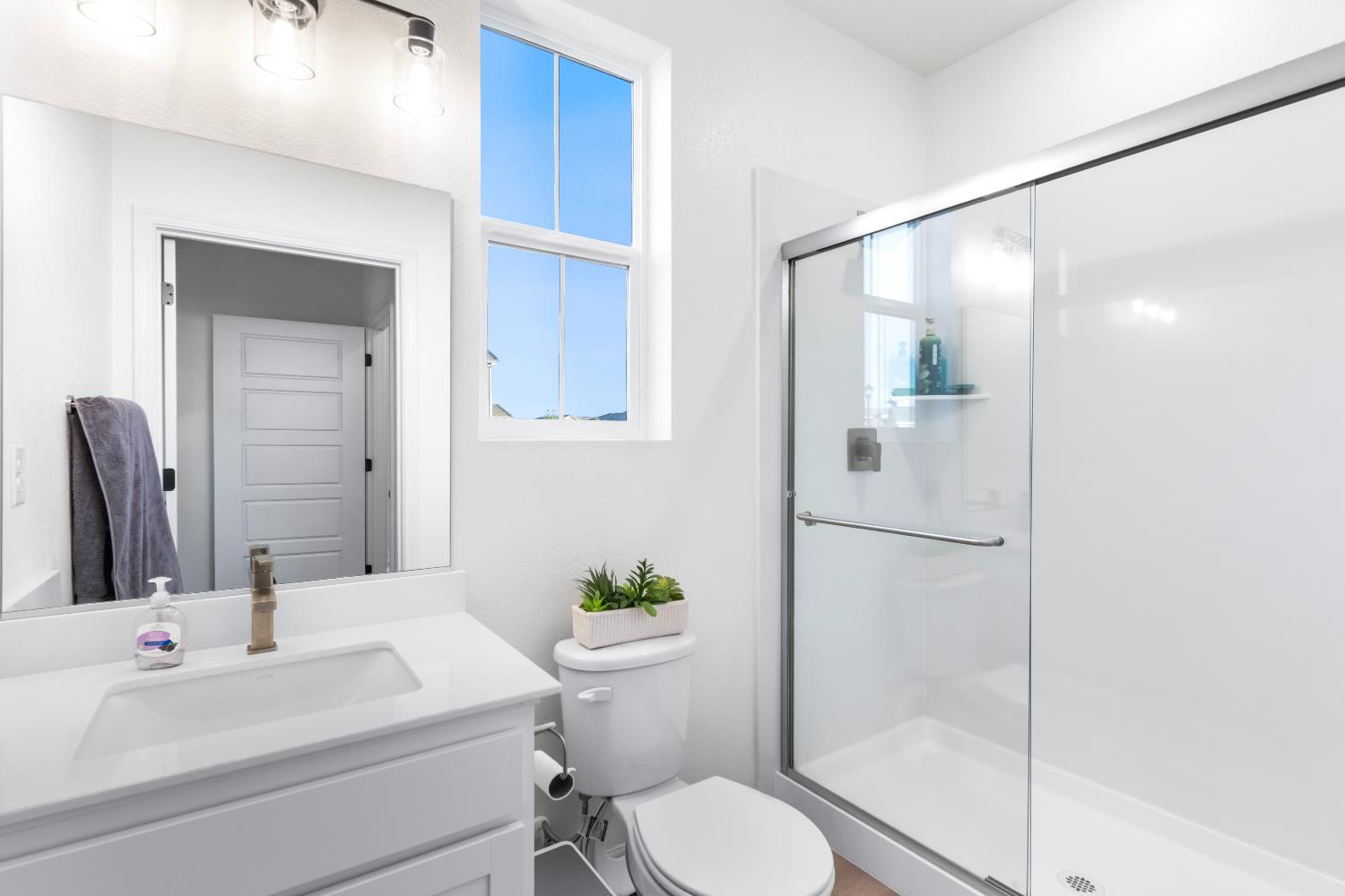 1550 Apiary Way, Hughson, CA 95326