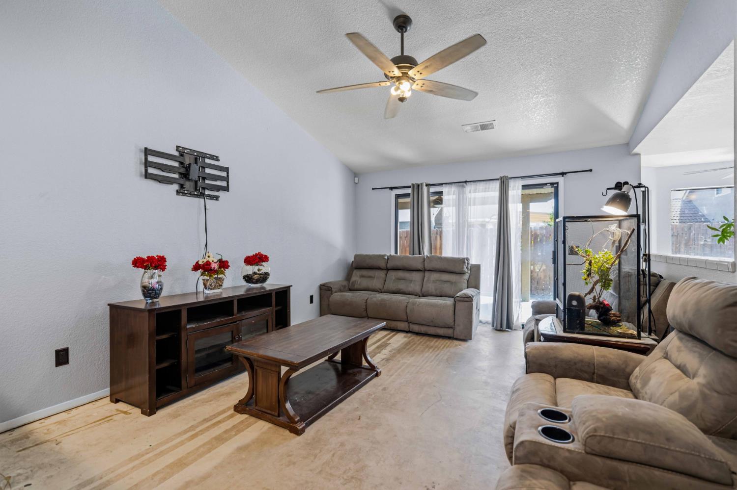 1620 Flower Garden Ct, Ceres, CA 95307