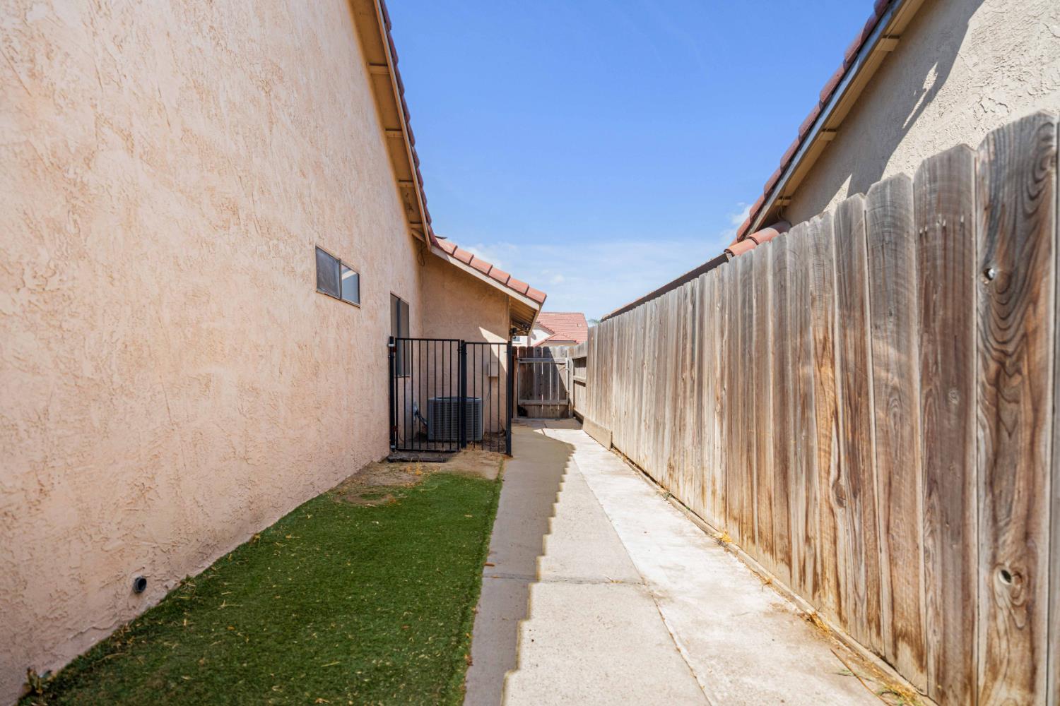 1620 Flower Garden Ct, Ceres, CA 95307