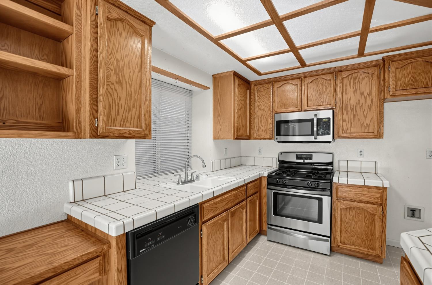 1732 Nighthawk Way, Modesto, CA 95358
