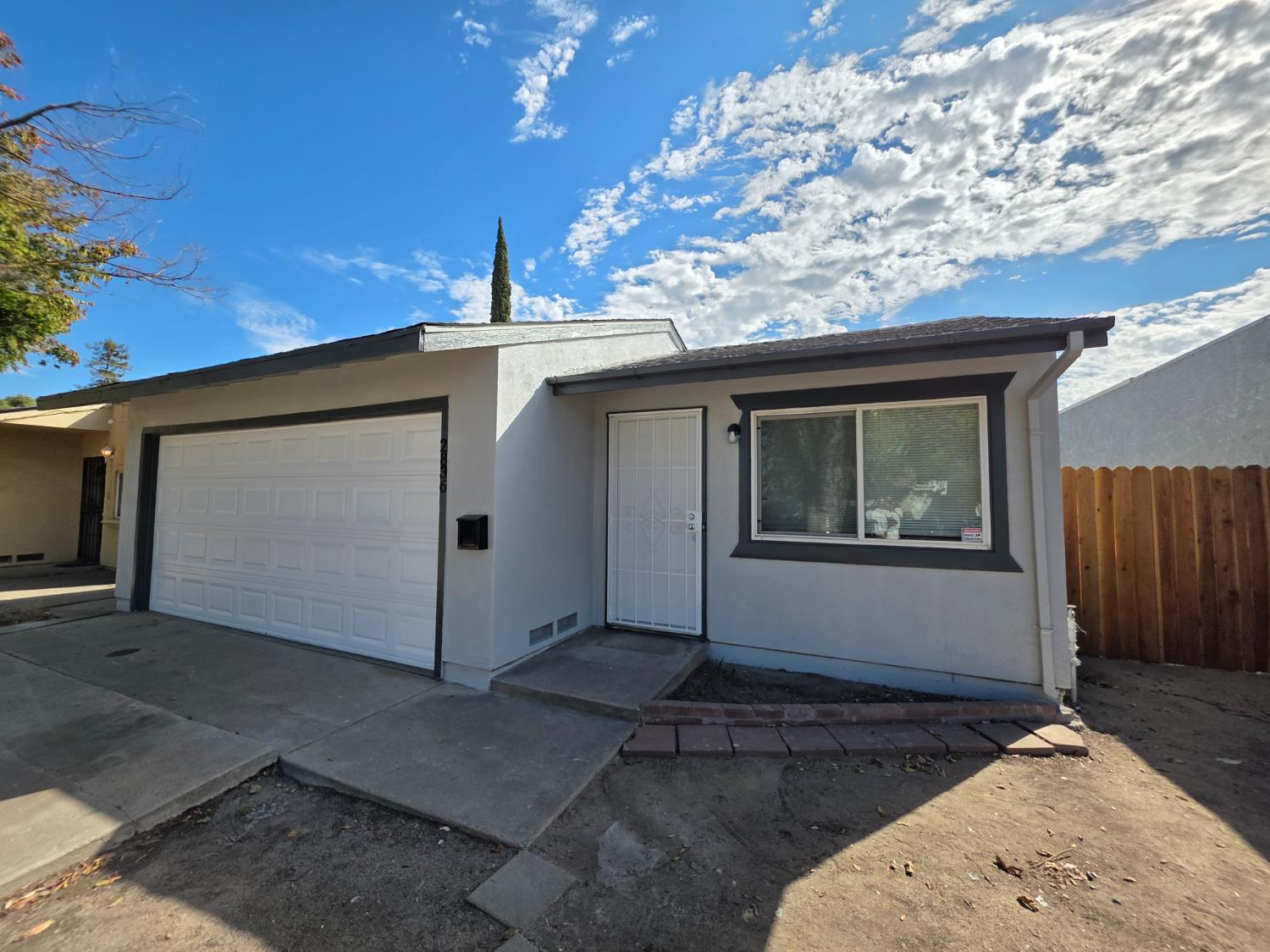2836 Park Pl, Modesto, CA 95350