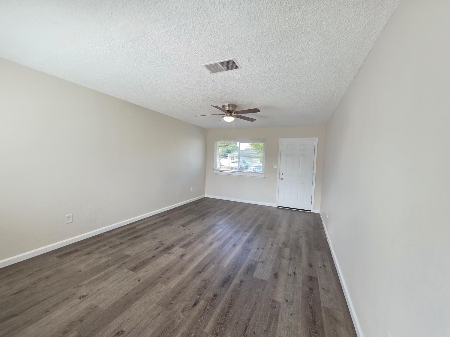 2836 Park Pl, Modesto, CA 95350