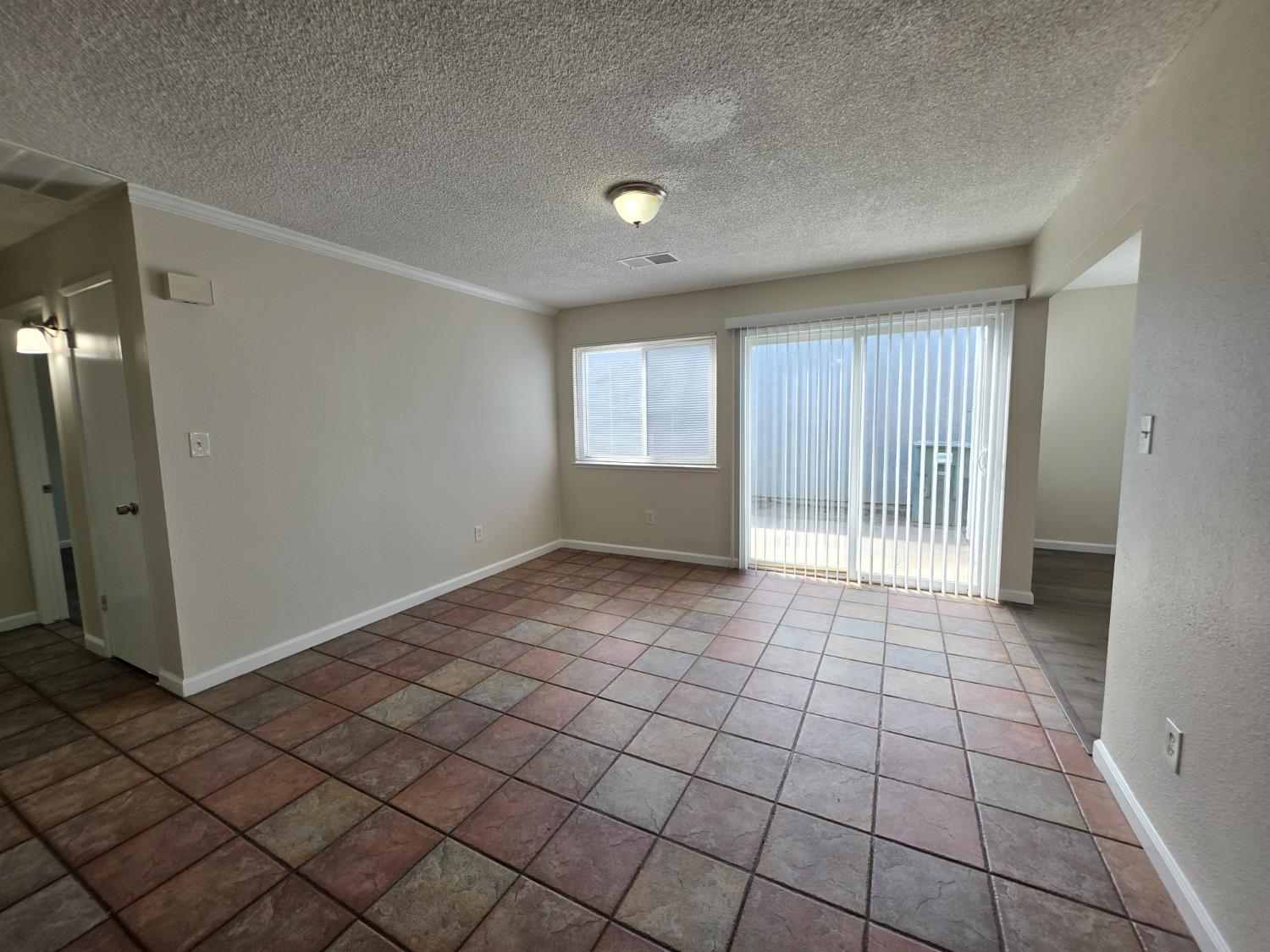 2836 Park Pl, Modesto, CA 95350