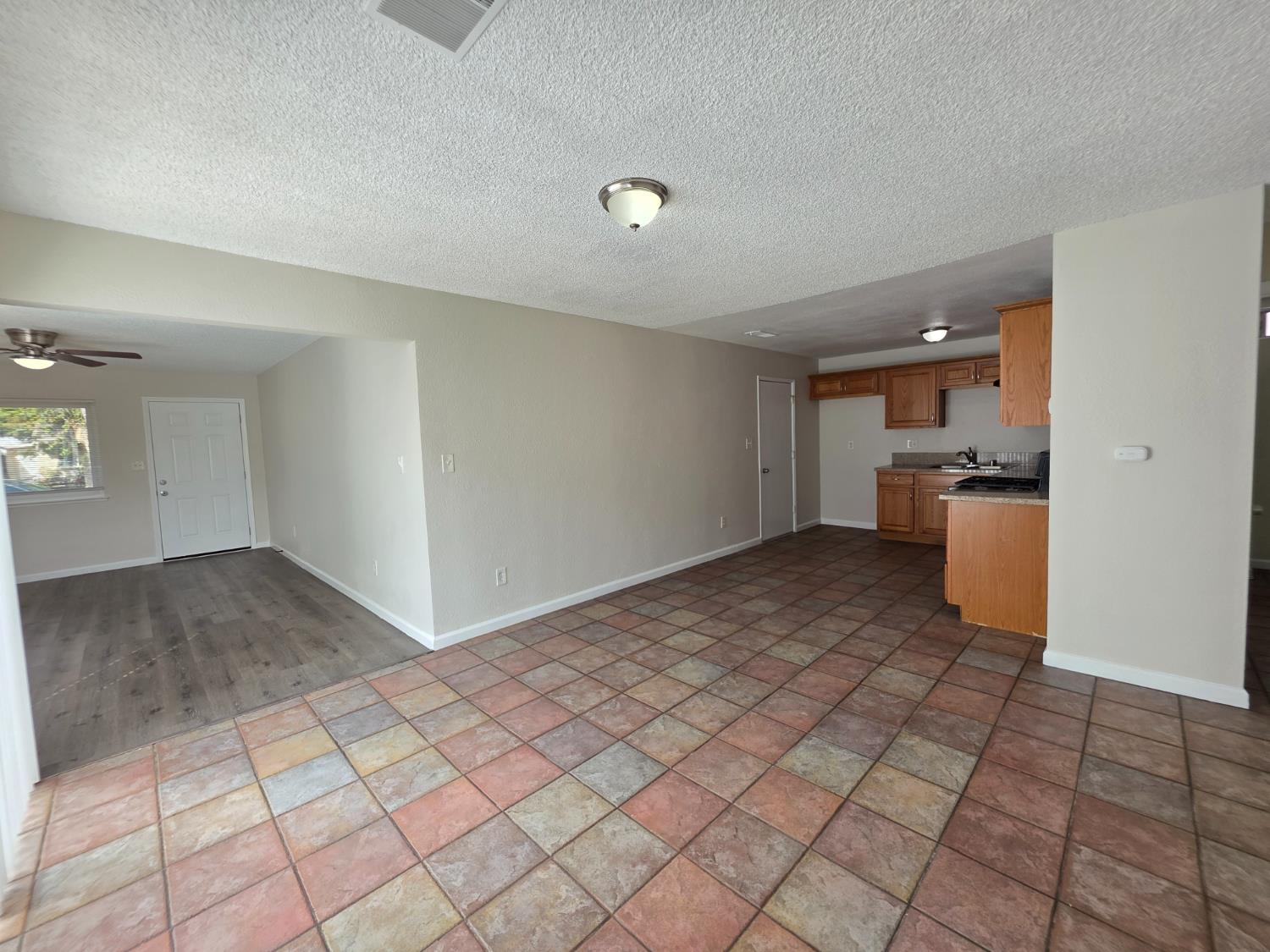 2836 Park Pl, Modesto, CA 95350