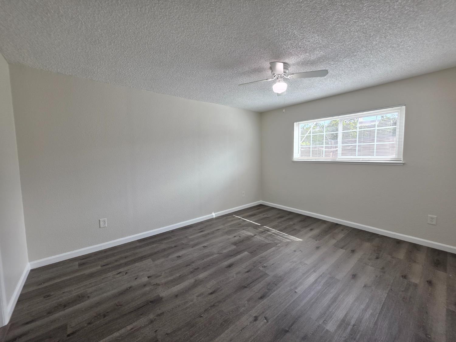 2836 Park Pl, Modesto, CA 95350
