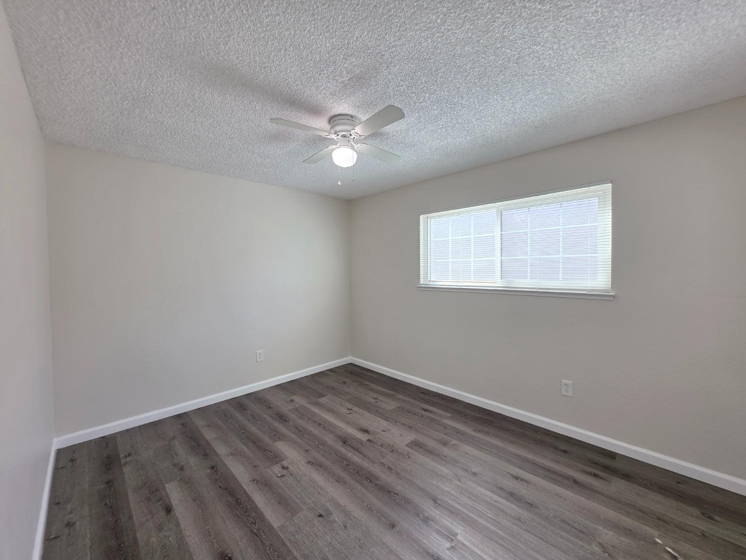 2836 Park Pl, Modesto, CA 95350