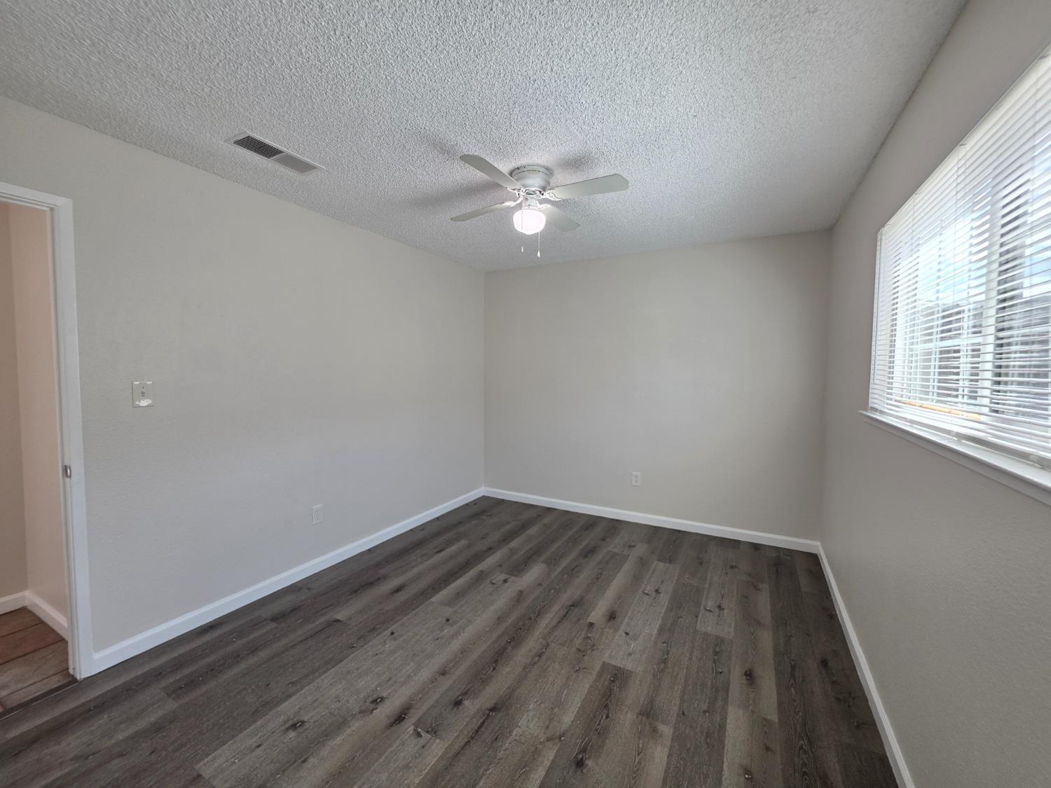 2836 Park Pl, Modesto, CA 95350