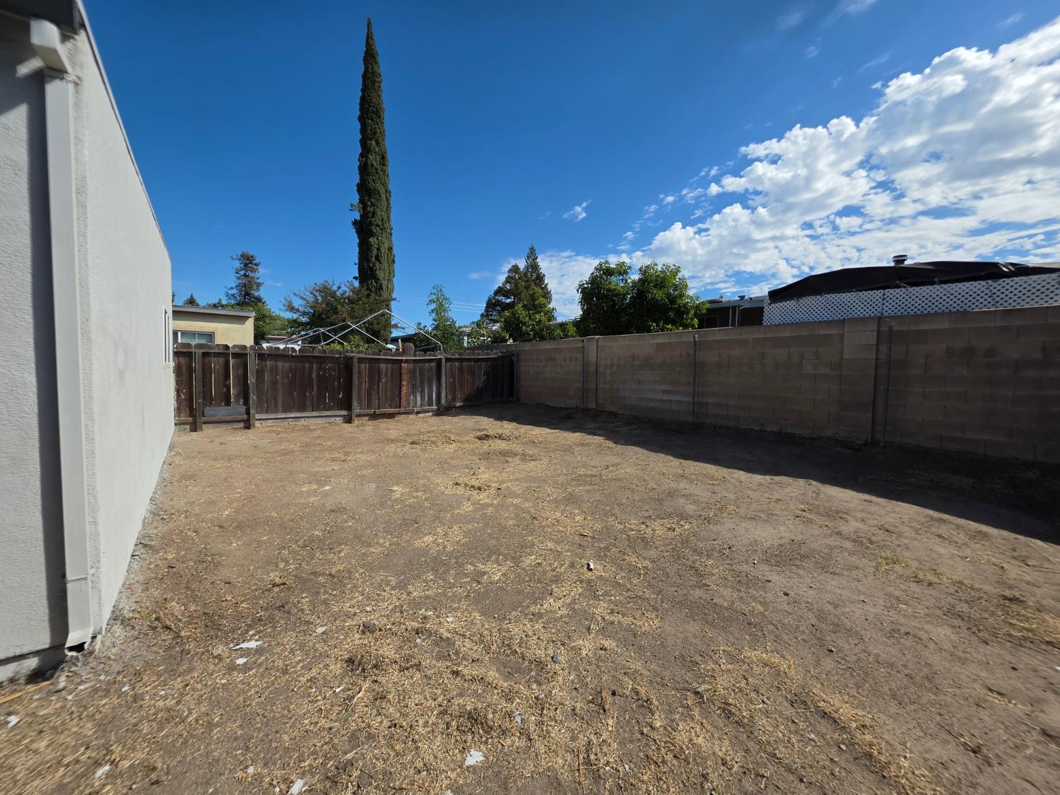 2836 Park Pl, Modesto, CA 95350