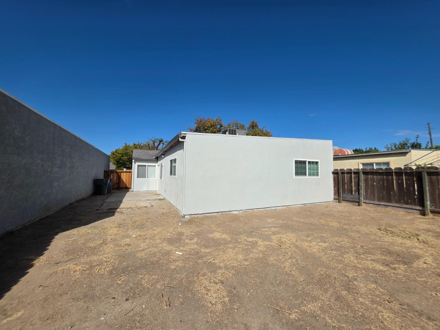 2836 Park Pl, Modesto, CA 95350