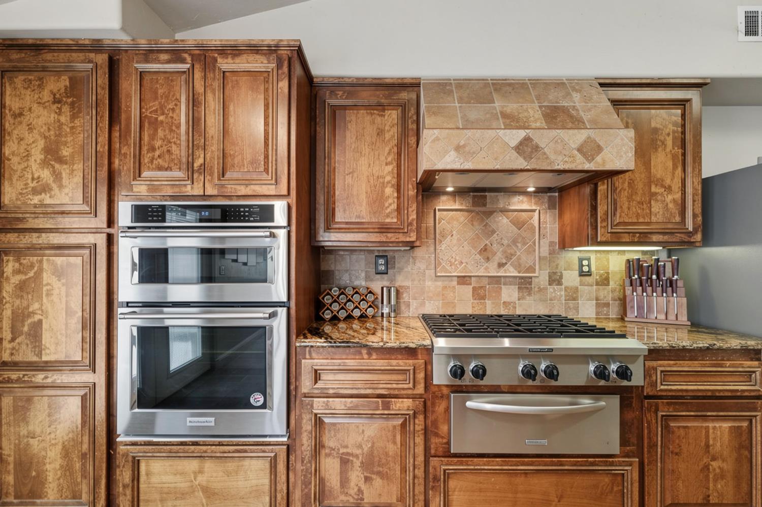4221 Copper Creek Dr, Modesto, CA 95355