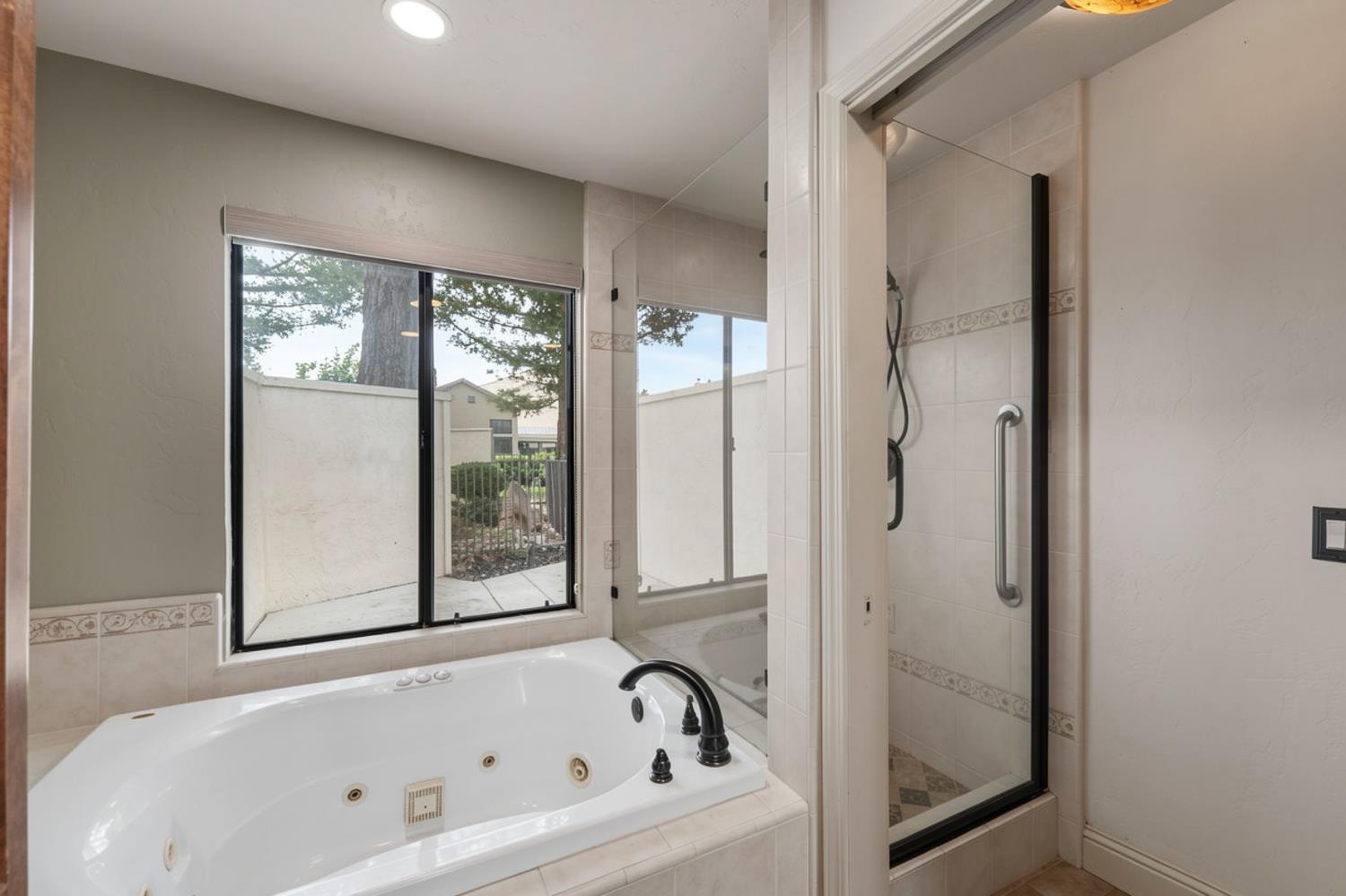 4221 Copper Creek Dr, Modesto, CA 95355