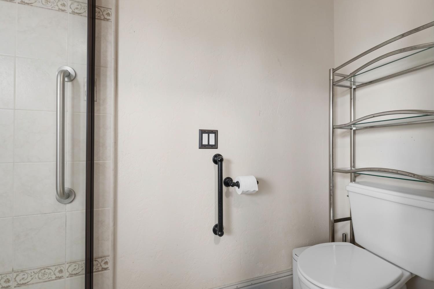 4221 Copper Creek Dr, Modesto, CA 95355