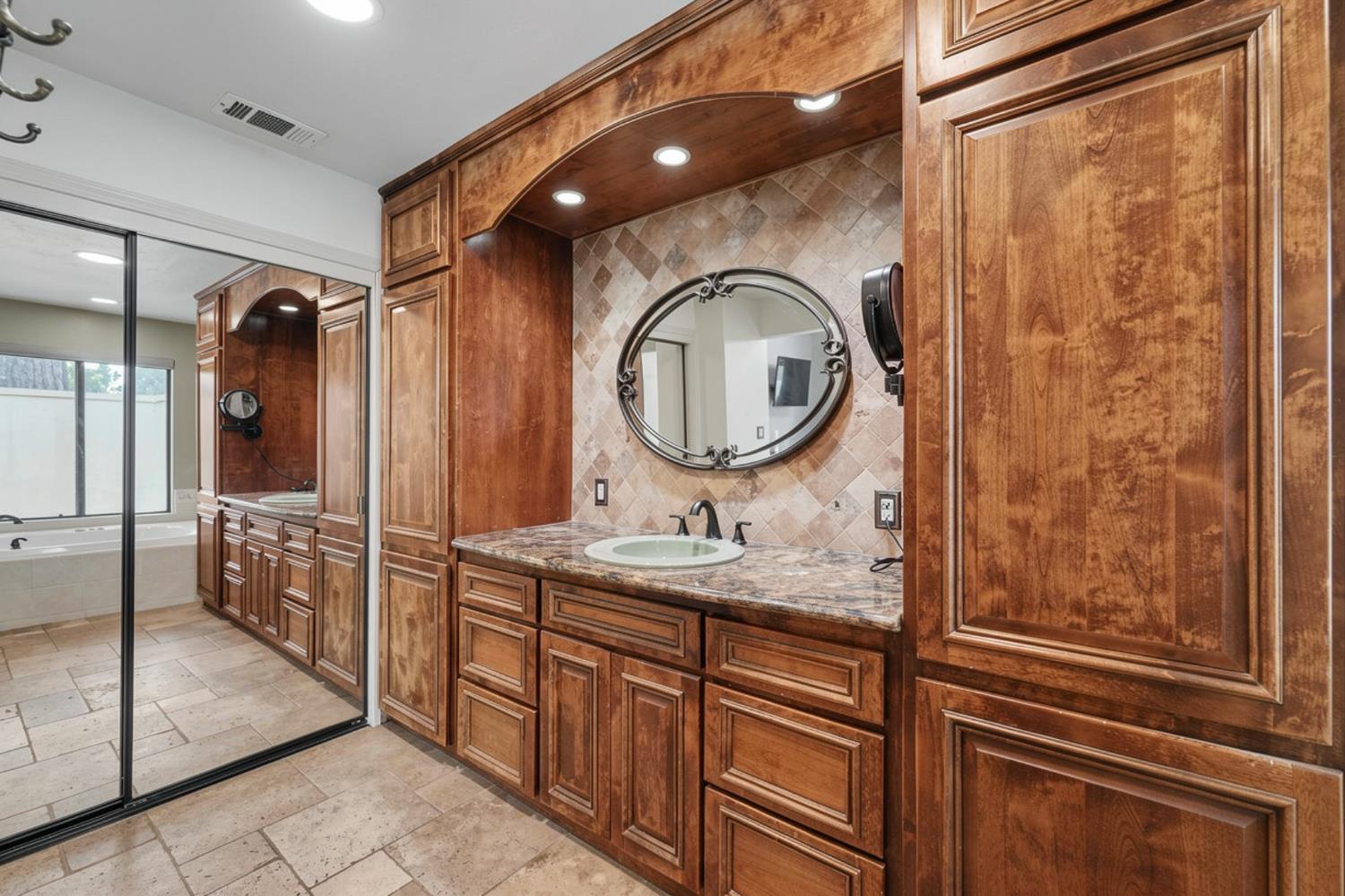 4221 Copper Creek Dr, Modesto, CA 95355