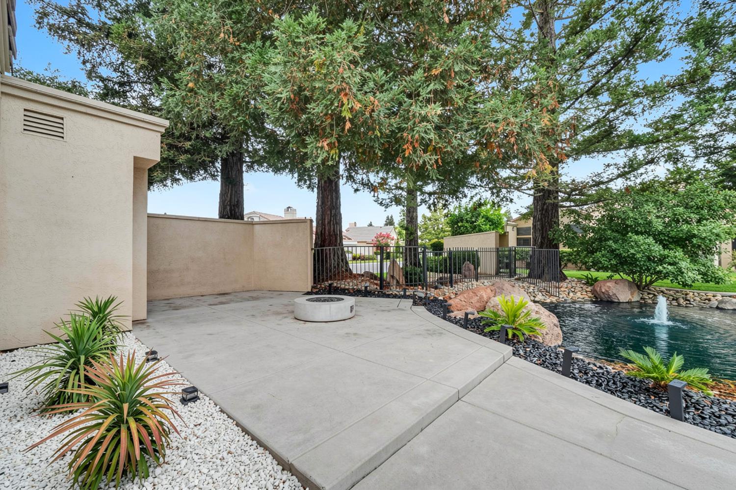 4221 Copper Creek Dr, Modesto, CA 95355
