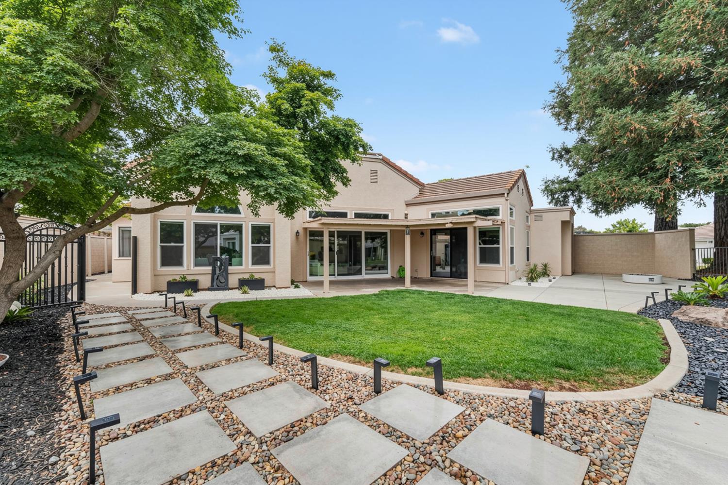 4221 Copper Creek Dr, Modesto, CA 95355