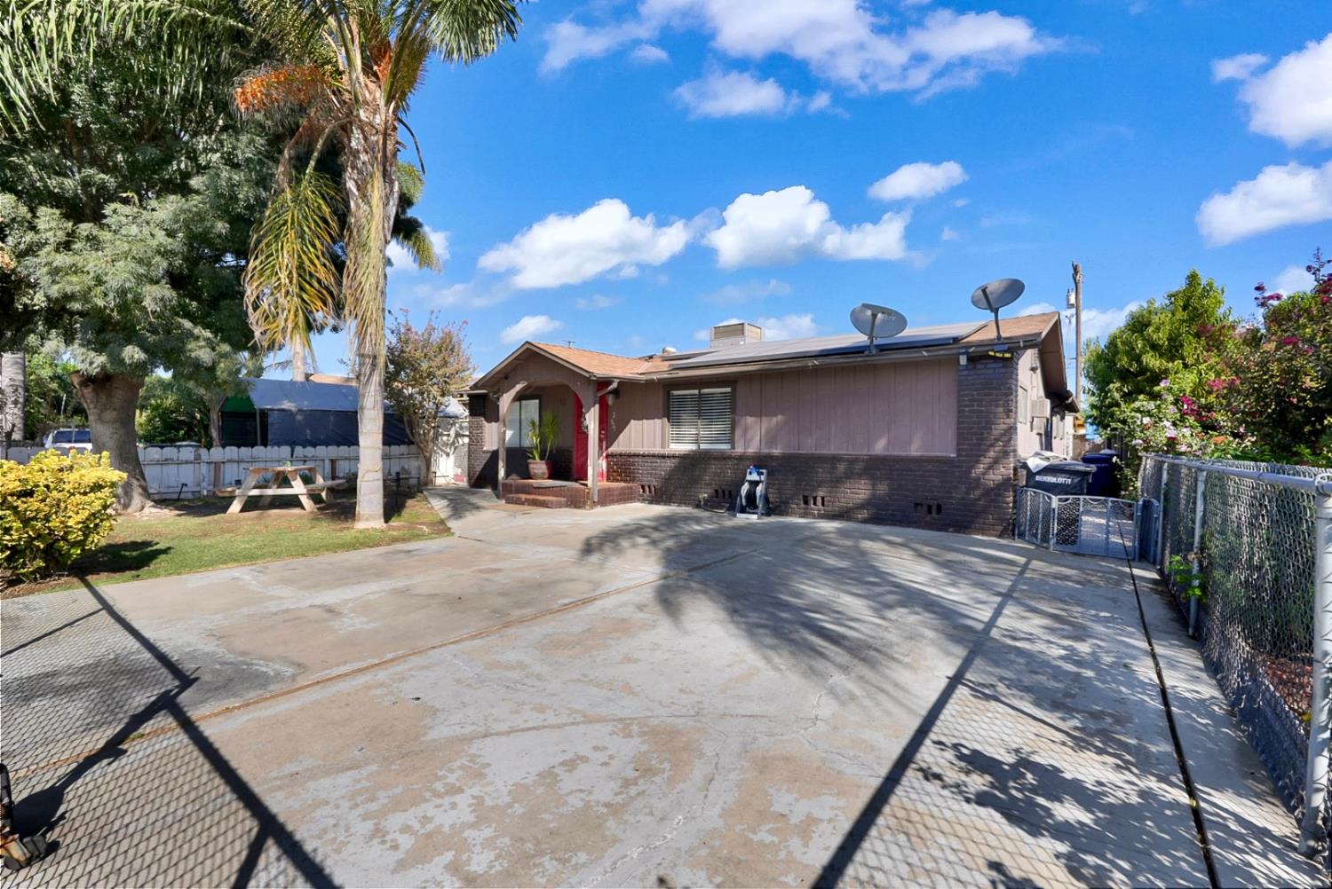 921 Atlantic Dr, Modesto, CA 95358